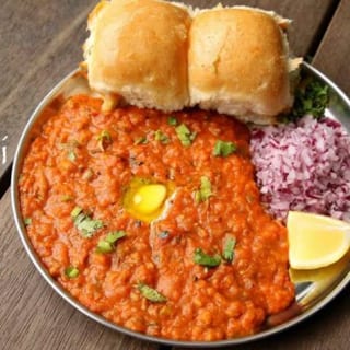 Pav Bhaji (Bread and Veg Curry)